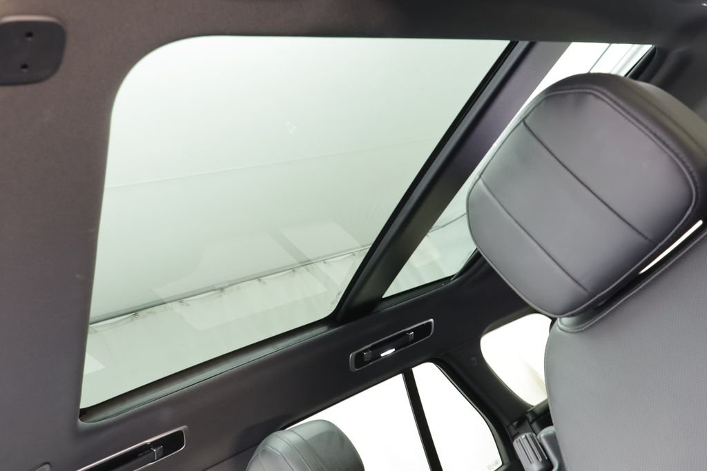 2025 Land Rover Range Rover SE - Photo 13