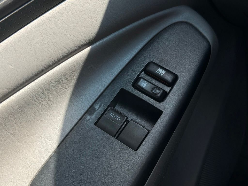 Used 2015 Gray Toyota Base image 28