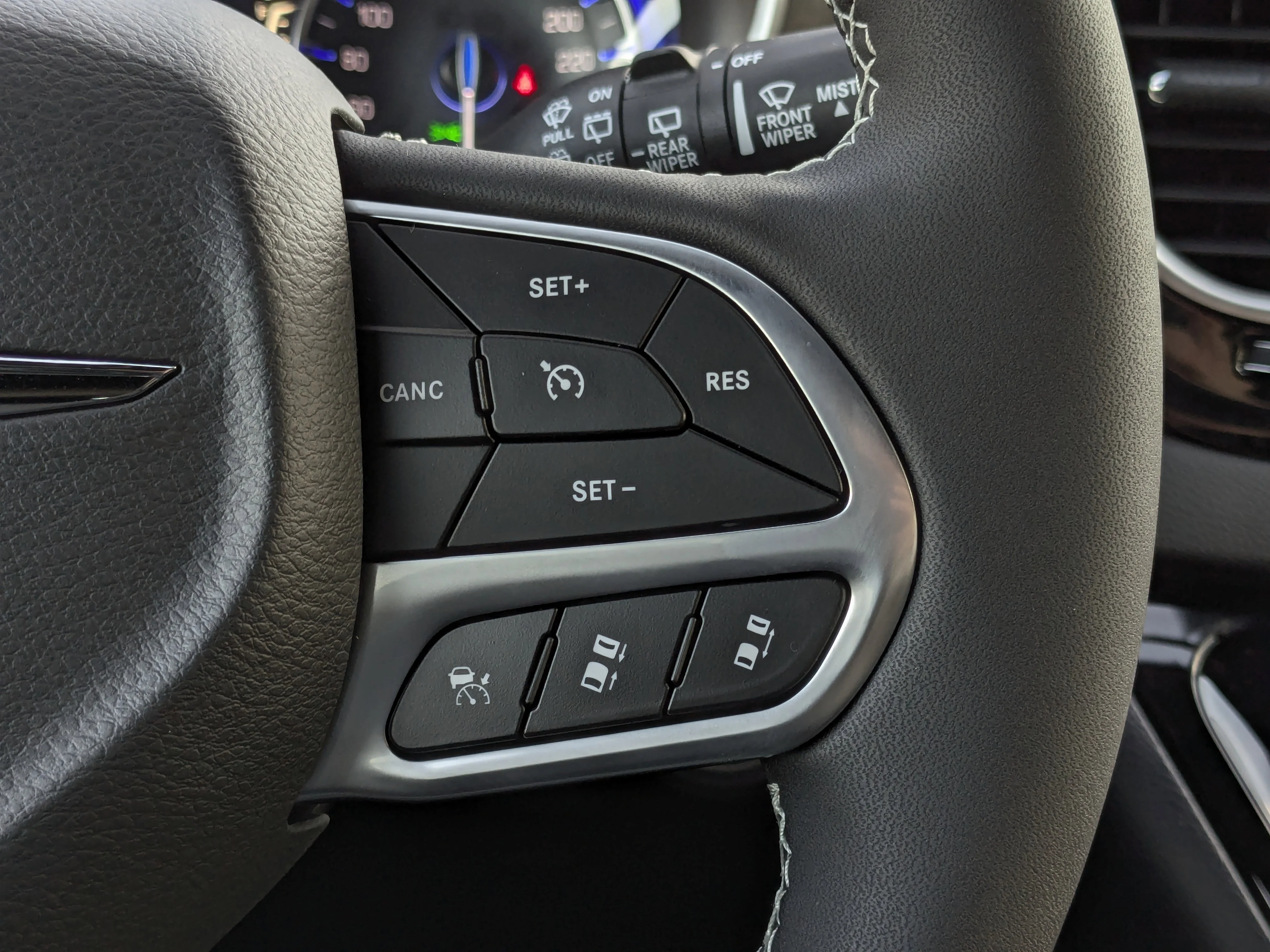New 2026 Silver Chrysler SXT - - Stow n Go Seats - Power Sliding Doors - 10.1 Touchscreen - Heated Seats & More image 18