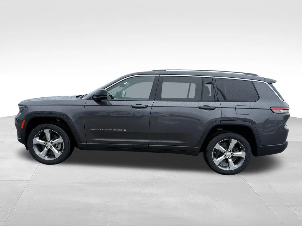 Used 2022 Gray Jeep Limited image 2