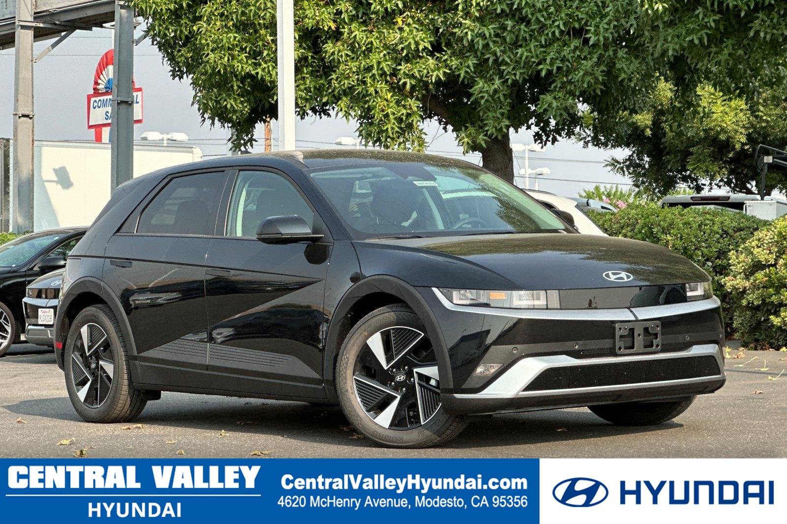 New 2026 Abyss Black Hyundai SE image 20