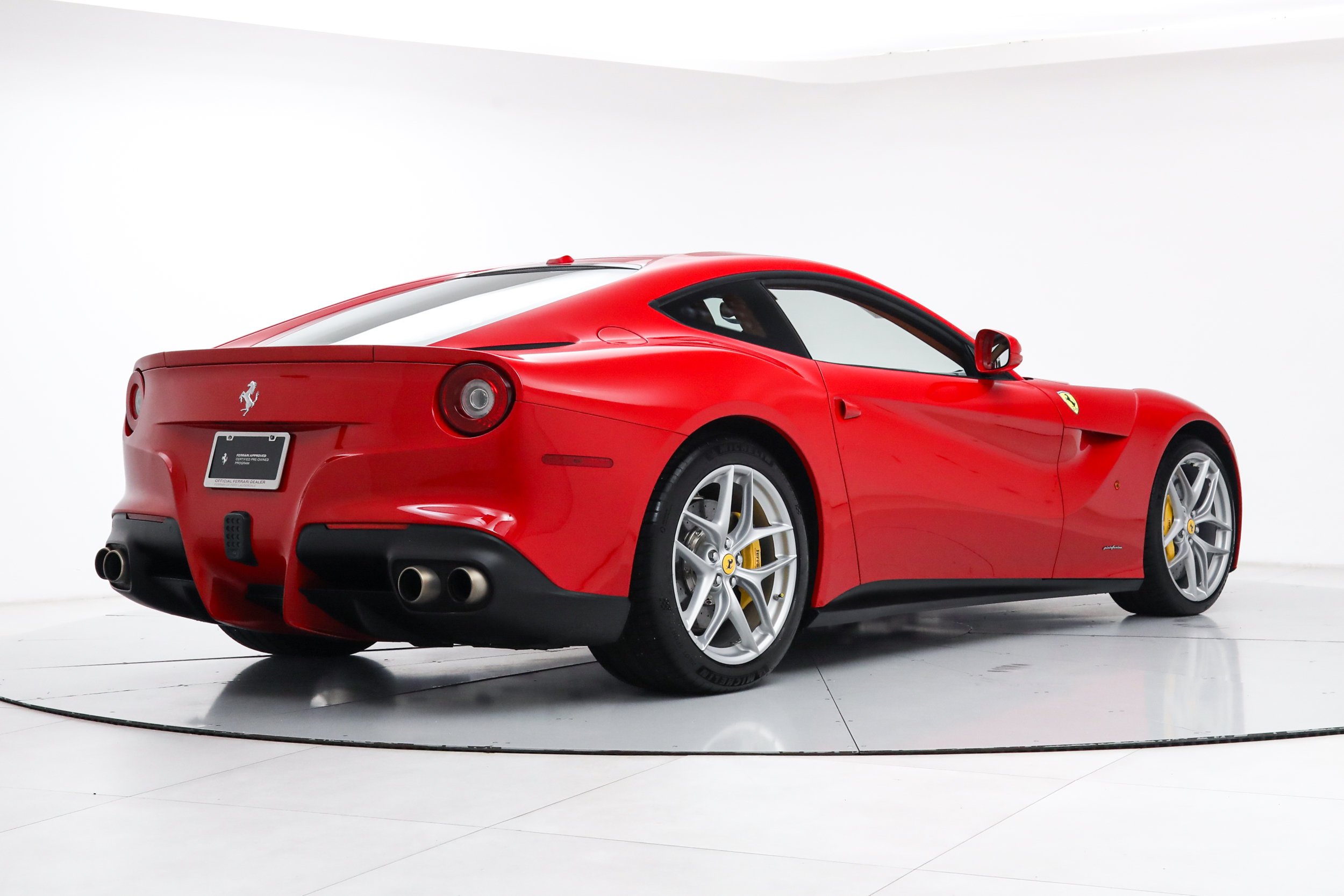 Used 2016 Red Ferrari  image 3