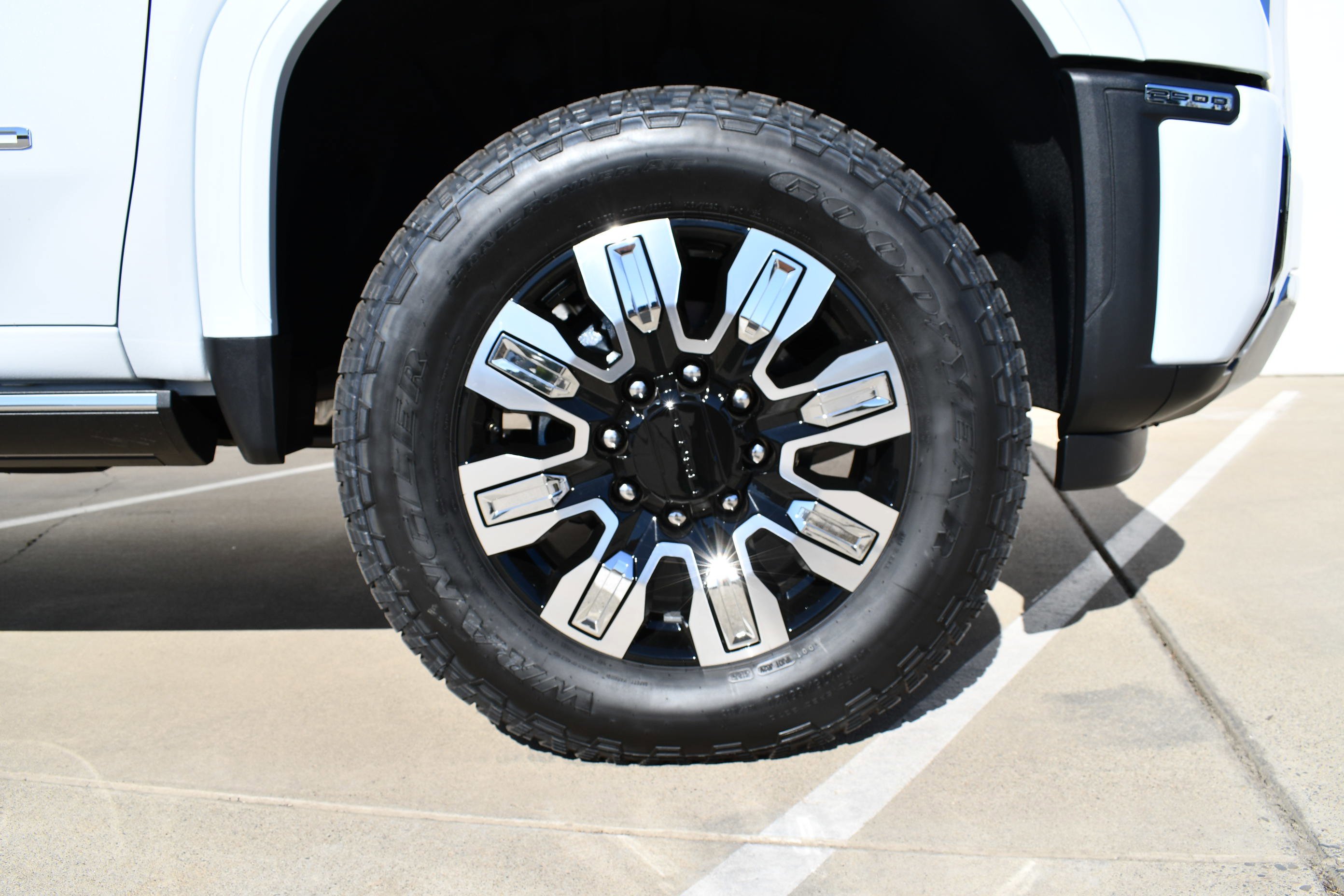 2026 GMC Sierra 2500HD Denali - Photo 13