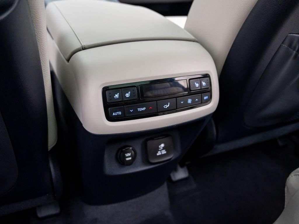 Used 2023 Graphite Hyundai Limited image 21
