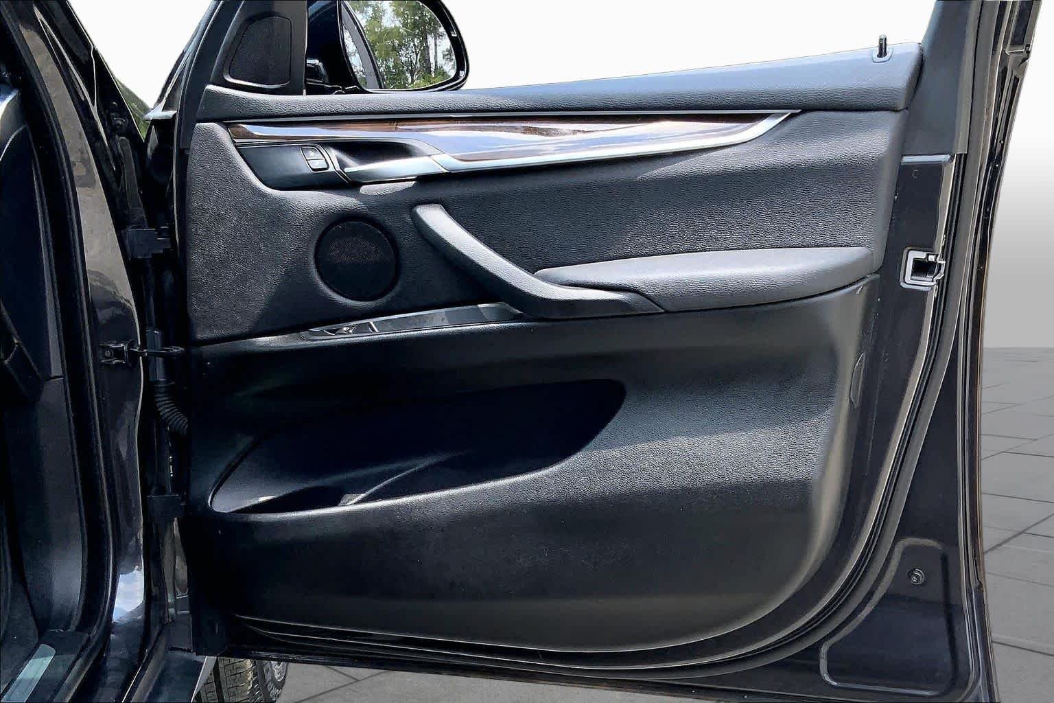 Used 2018 Dark Graphite Metallic BMW sDrive35i image 23