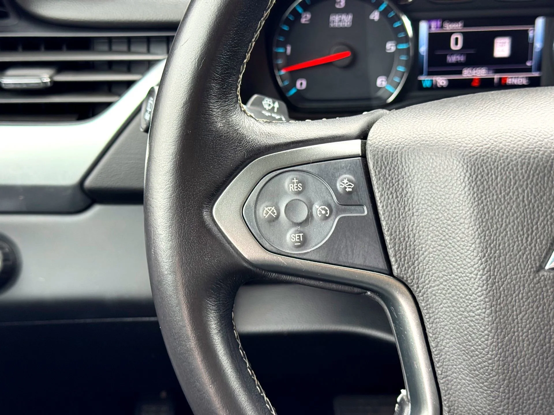 Used 2020 Shadow Gray Metallic Chevrolet LT image 25