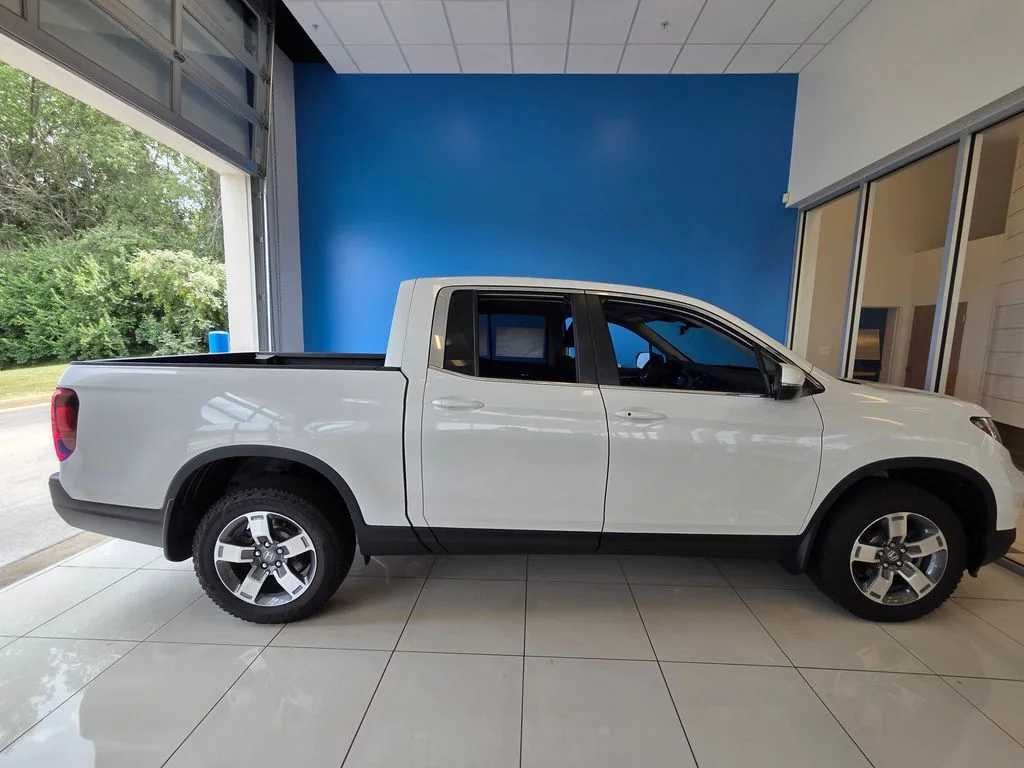 New 2026 Platinum White Pearl Honda RTL image 5