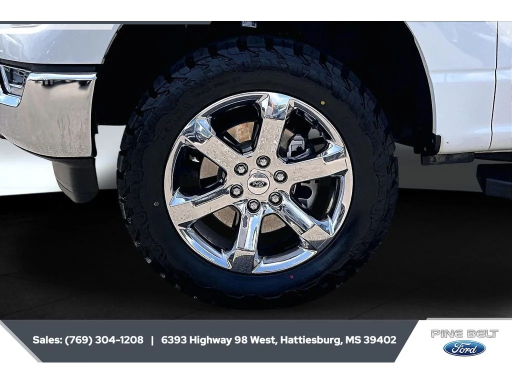 Used 2023 Oxford White Ford XLT image 7