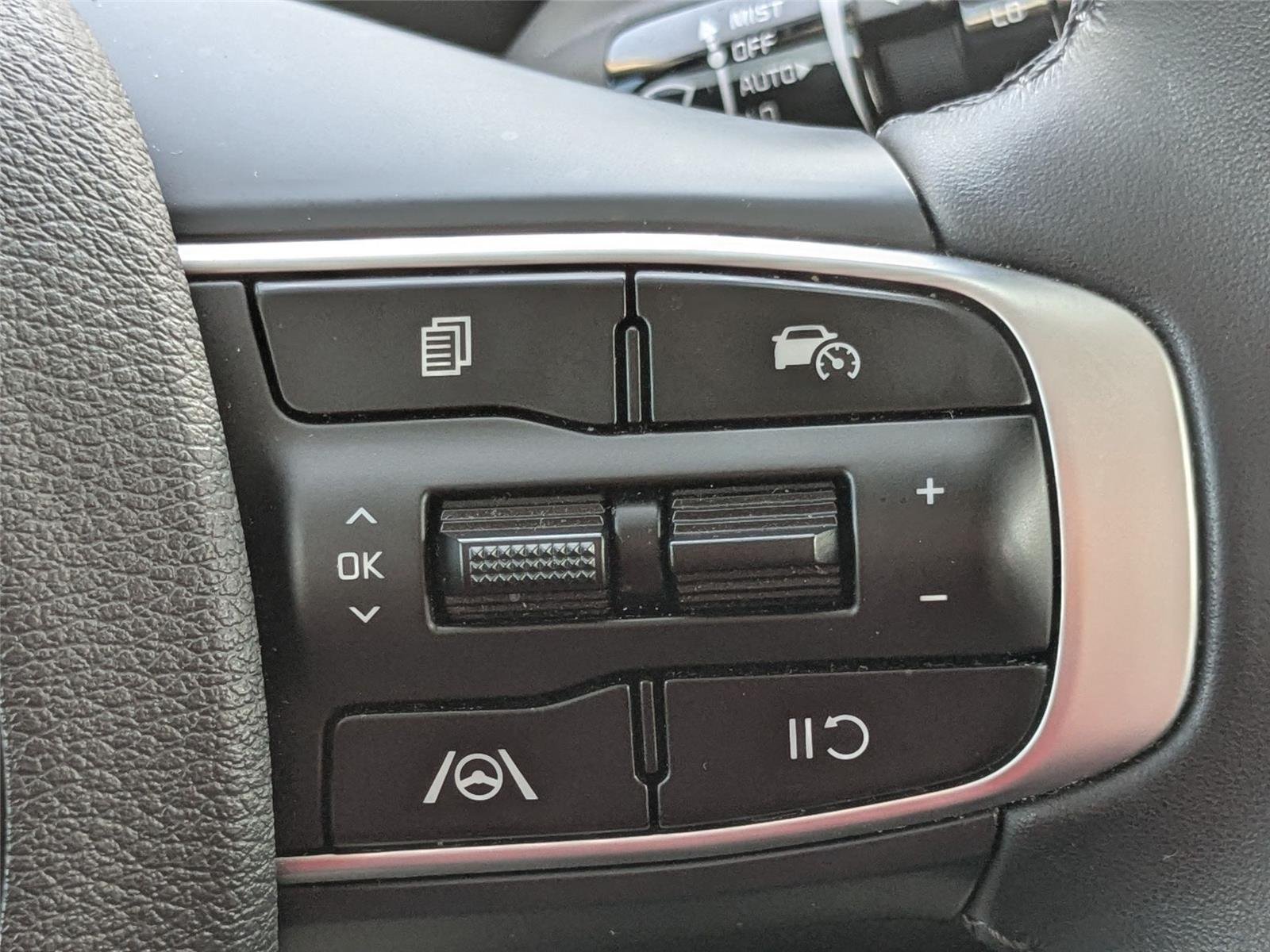 Used 2024 Ebony Black Kia EX image 16
