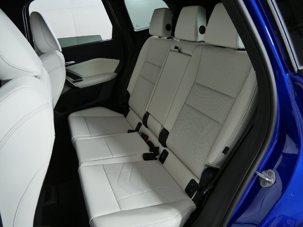 New 2027 Portimao Blue Metallic BMW xDrive28i image 28