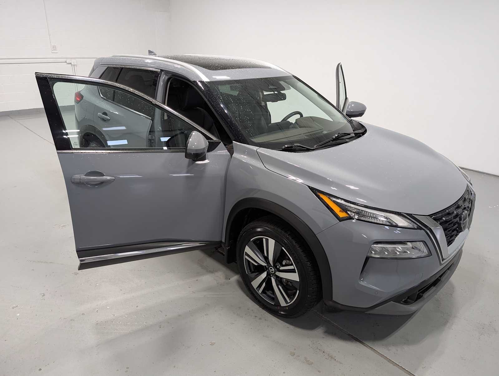 Used 2021 BOULDER GRAY PE Nissan SL image 16