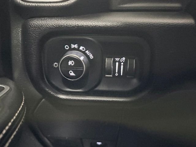 Used 2024 White Ram Laramie image 28