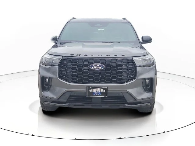 New 2027 Gray Metallic Ford ST-Line image 2