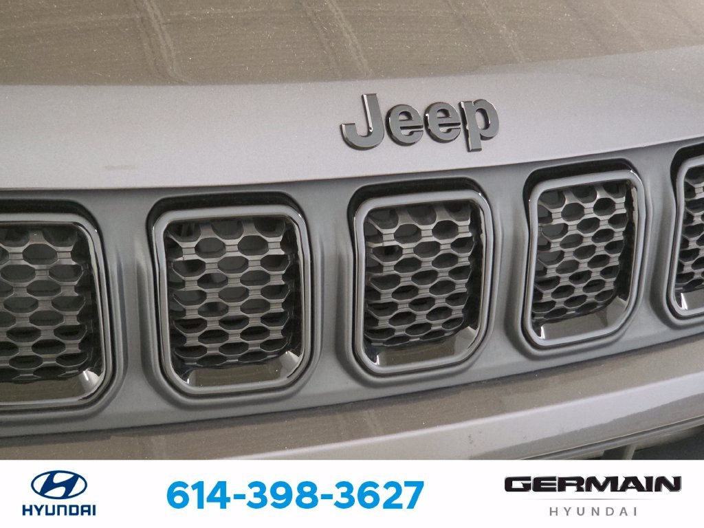 Used 2023 Gray Jeep Latitude image 14