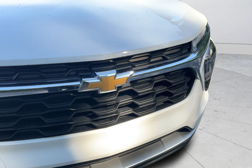 2025 Chevrolet Trax LT - Photo 28