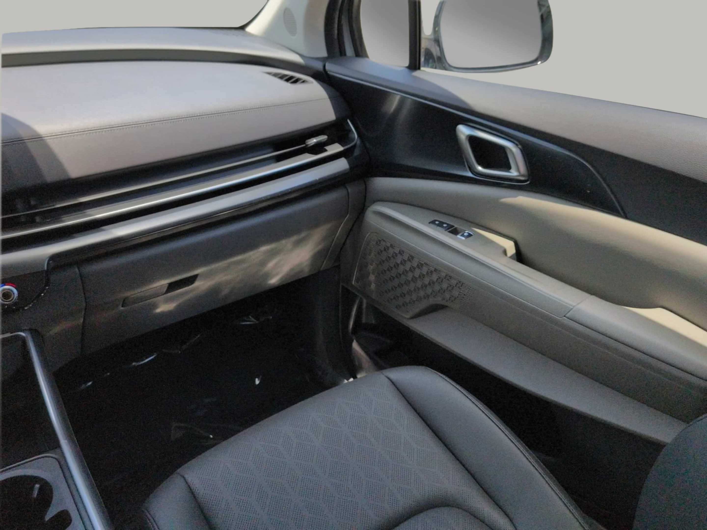 New 2027 Ceramic Silver Kia LXS image 19