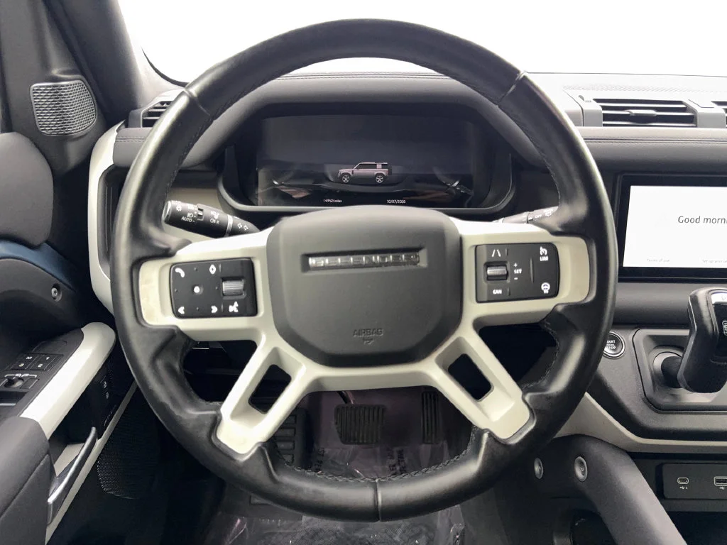 Used 2023 Blue Land Rover SE image 57