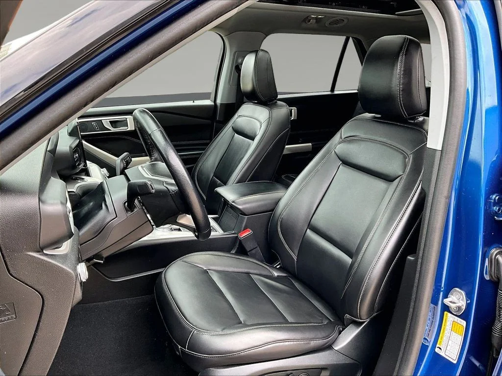 Used 2023 Blue Ford XLT image 25