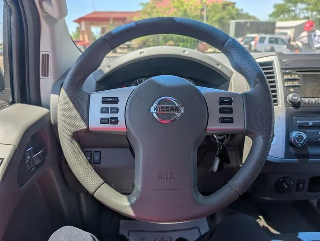 Used 2013 Silver Nissan SV image 9