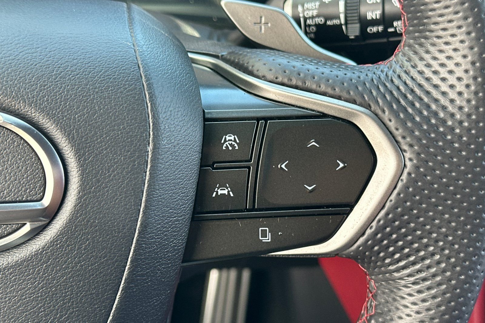 Used 2024 White Lexus 350 F SPORT Handling image 27
