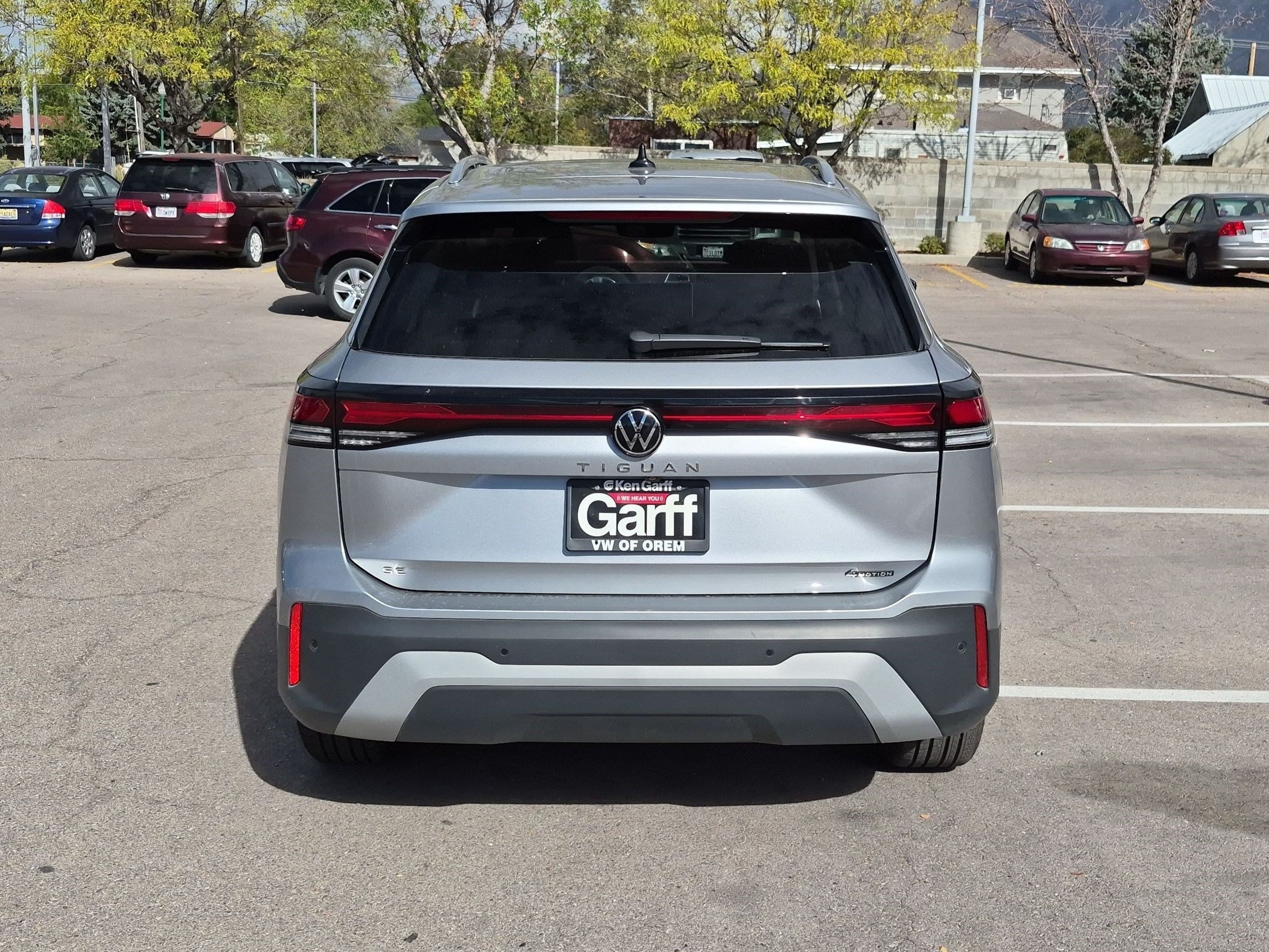 New 2026 Pyrite Silver Metallic Volkswagen SE image 4
