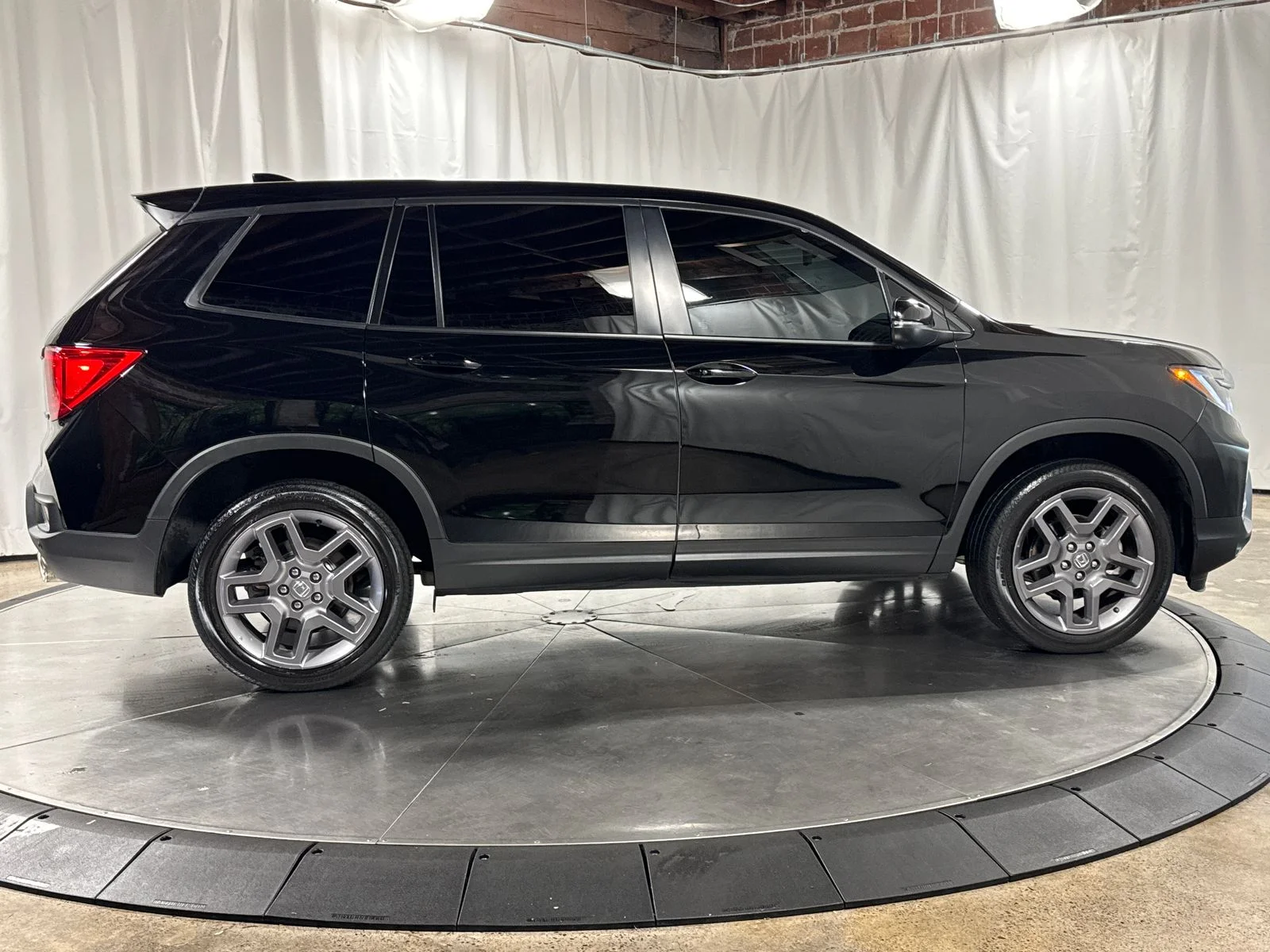 2023 Honda Passport EX-L - Photo 6