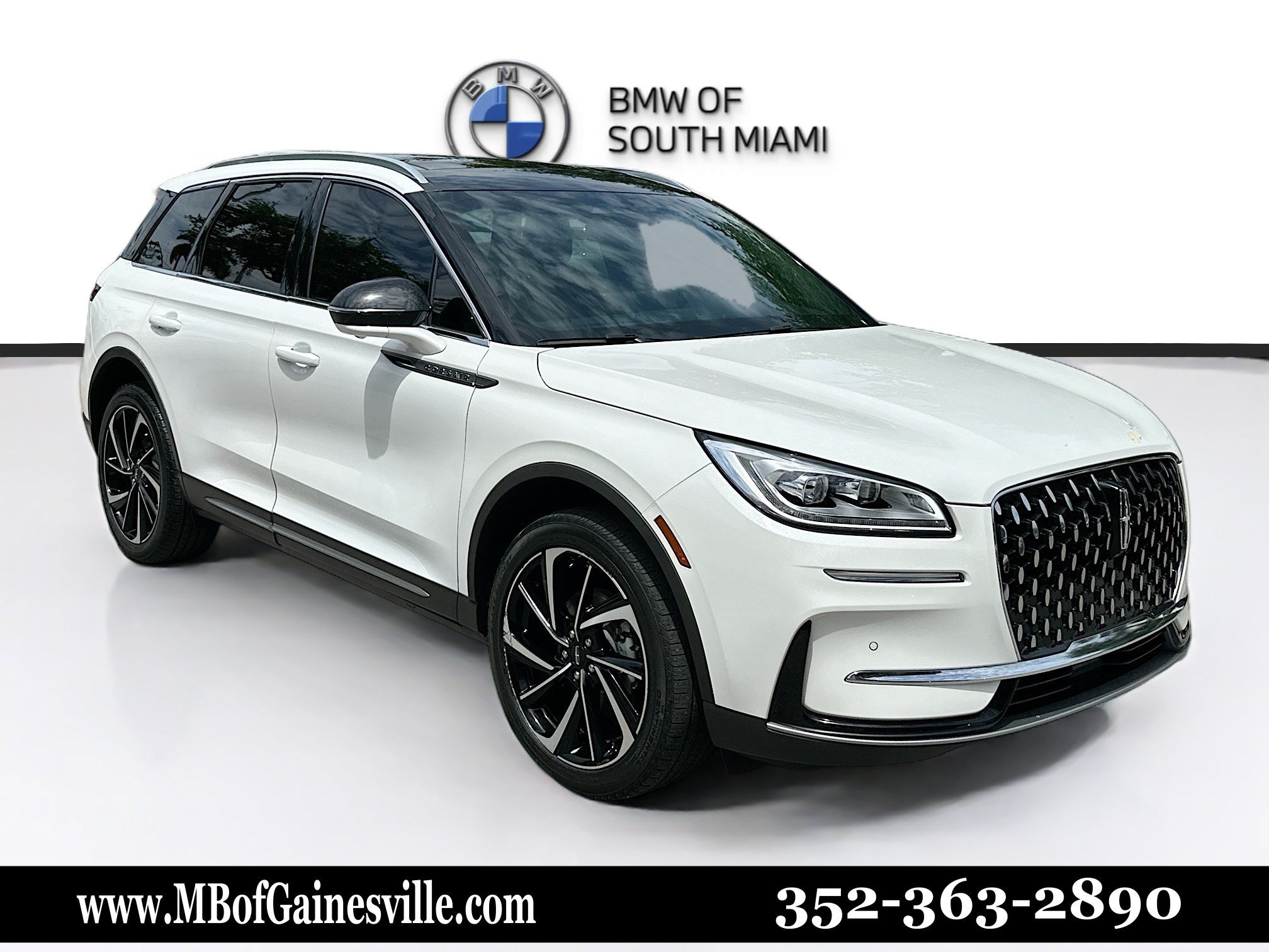 Used 2024 White Metallic Lincoln Reserve image 1