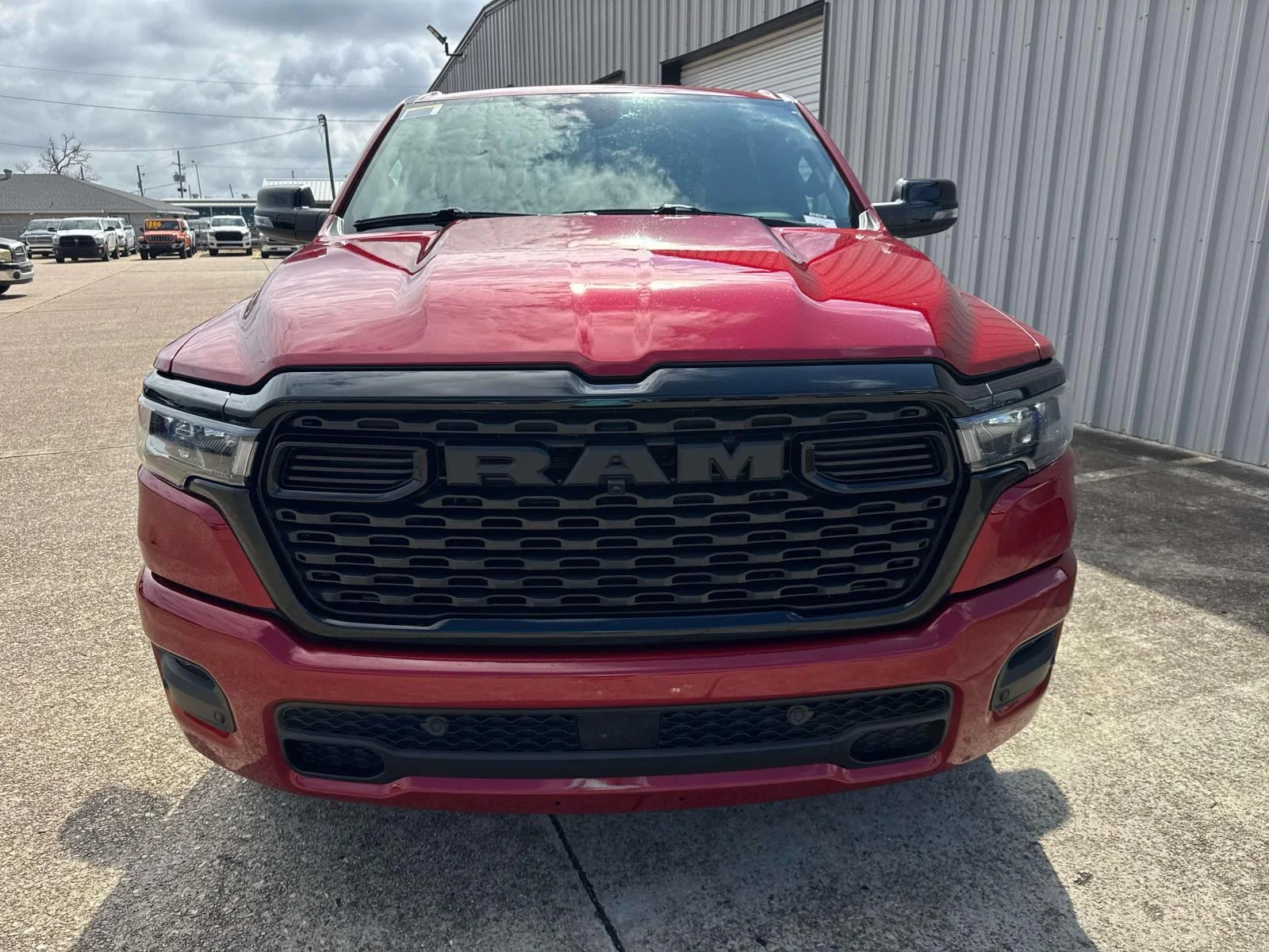 New 2026 Molten Red Pearl-Coat Exterior Paint RAM Big Horn image 2