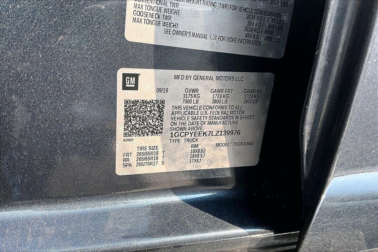 Used 2020 Shadow Gray Metallic Chevrolet 4WD Crew Cab Short Bed RST image 3