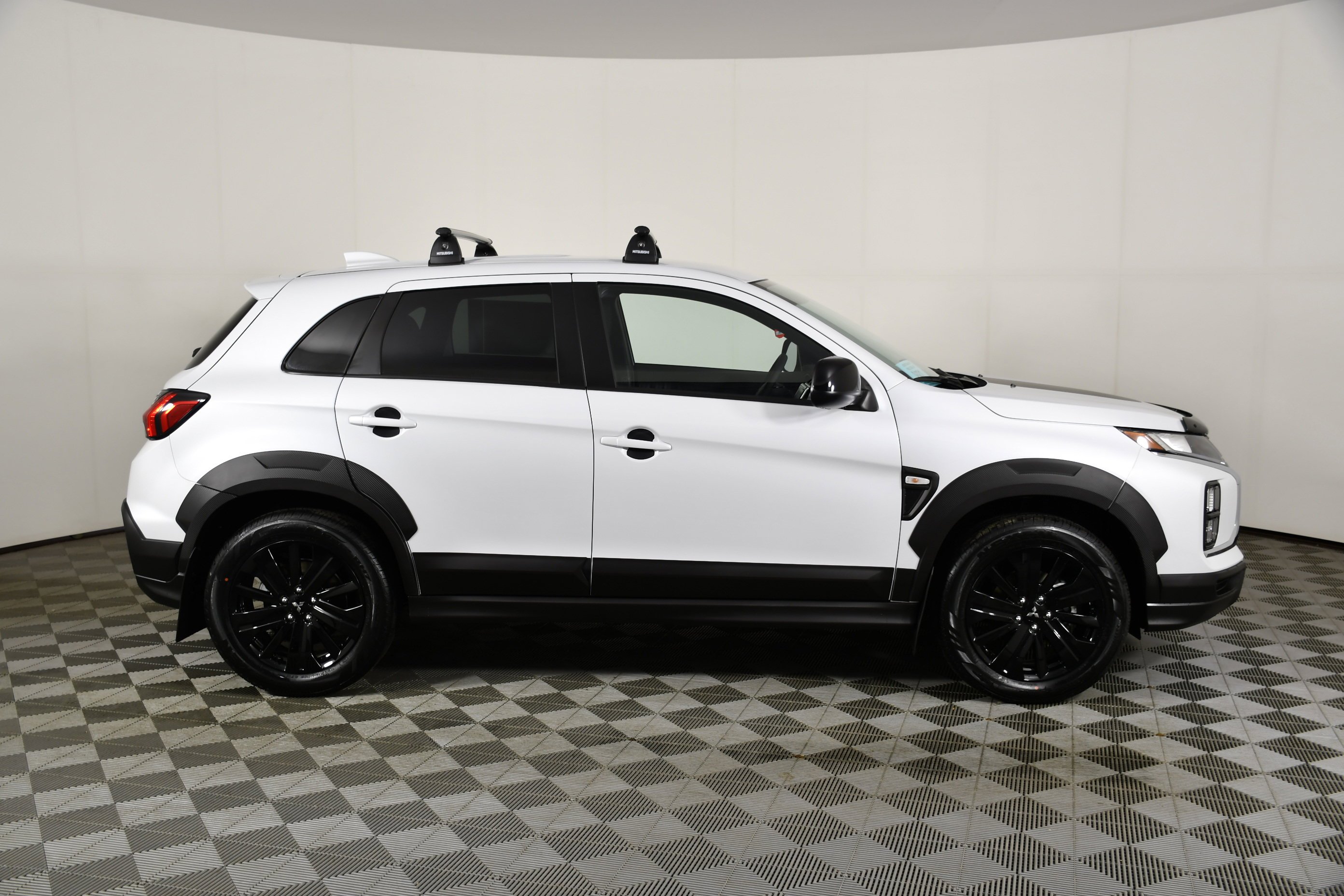 New 2026 White Diamond Mitsubishi Trail Edition image 5