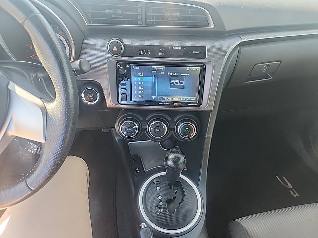 Used 2016 White Scion Base image 23