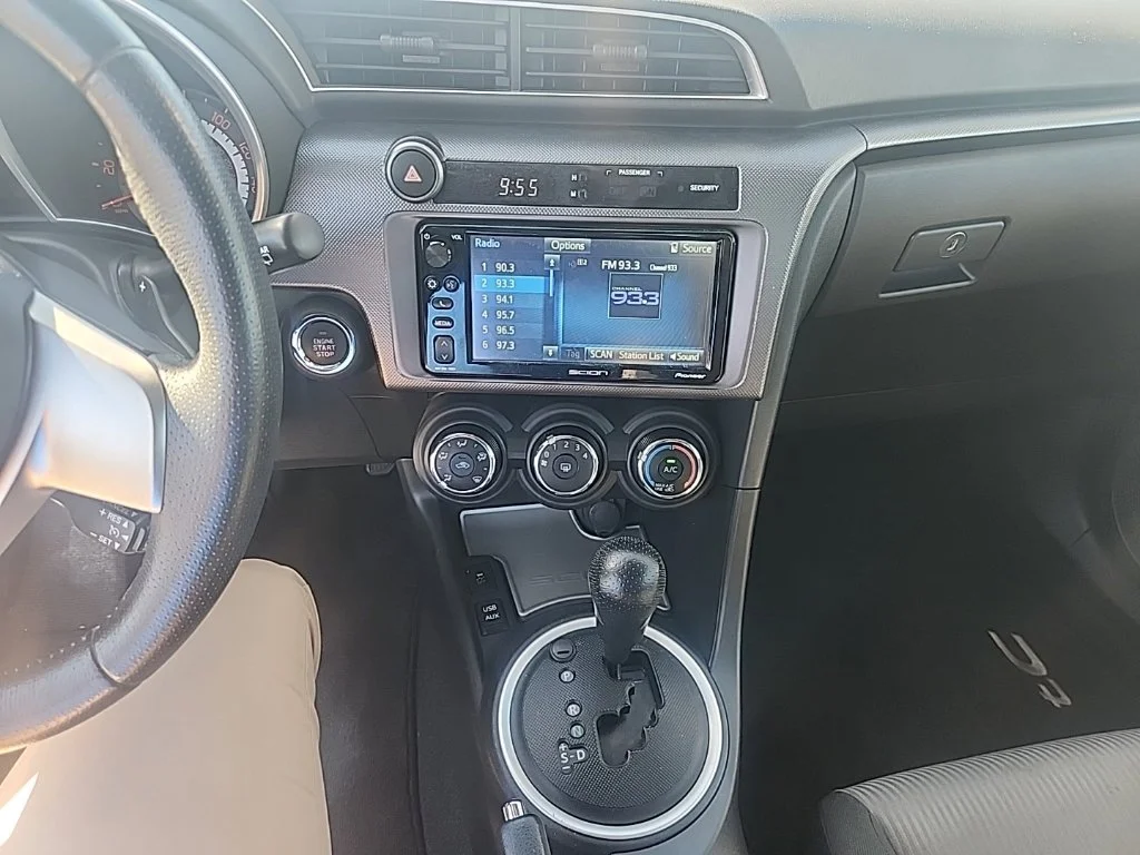 Used 2016 White Scion Base image 23