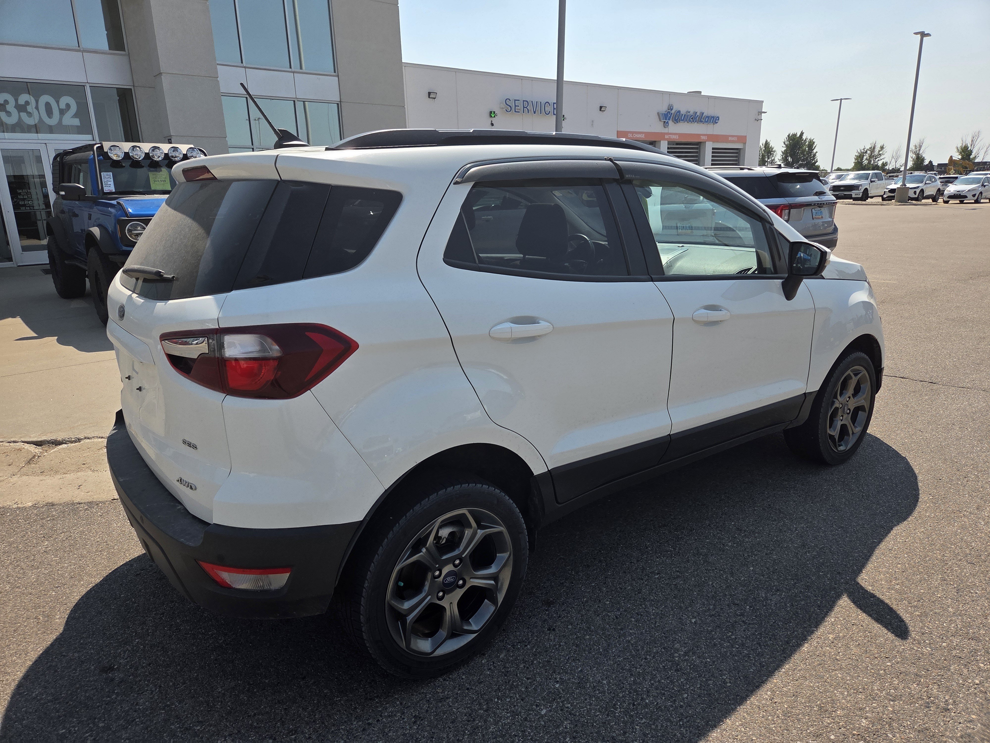 Used 2018 Diamond White Ford SES image 5