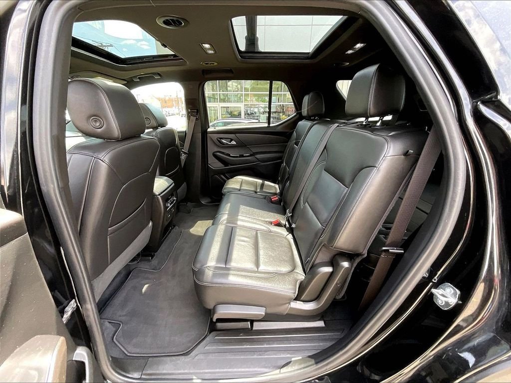 Used 2023 Mosaic Black Metallic Chevrolet LT Leather image 15