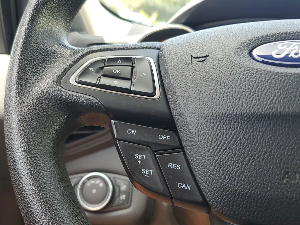 Used 2018 Gray Ford SE image 23