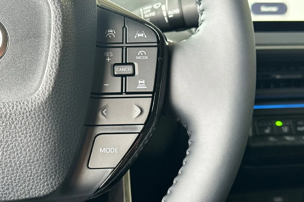 New 2027 Wind Chill Pearl <sup>1</sup> Toyota  Limited AWD image 28