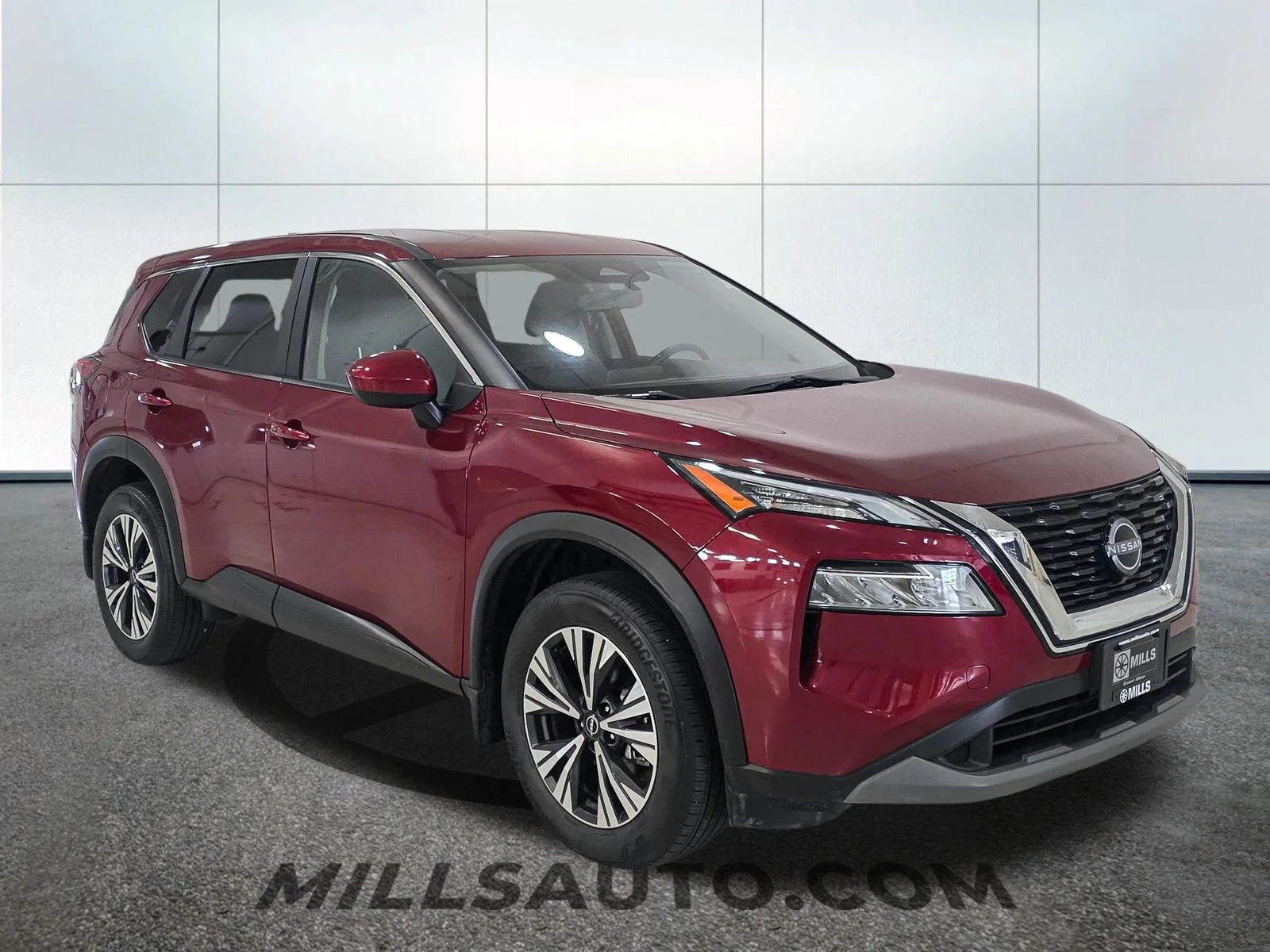 Used 2023 Red Nissan SV image 10