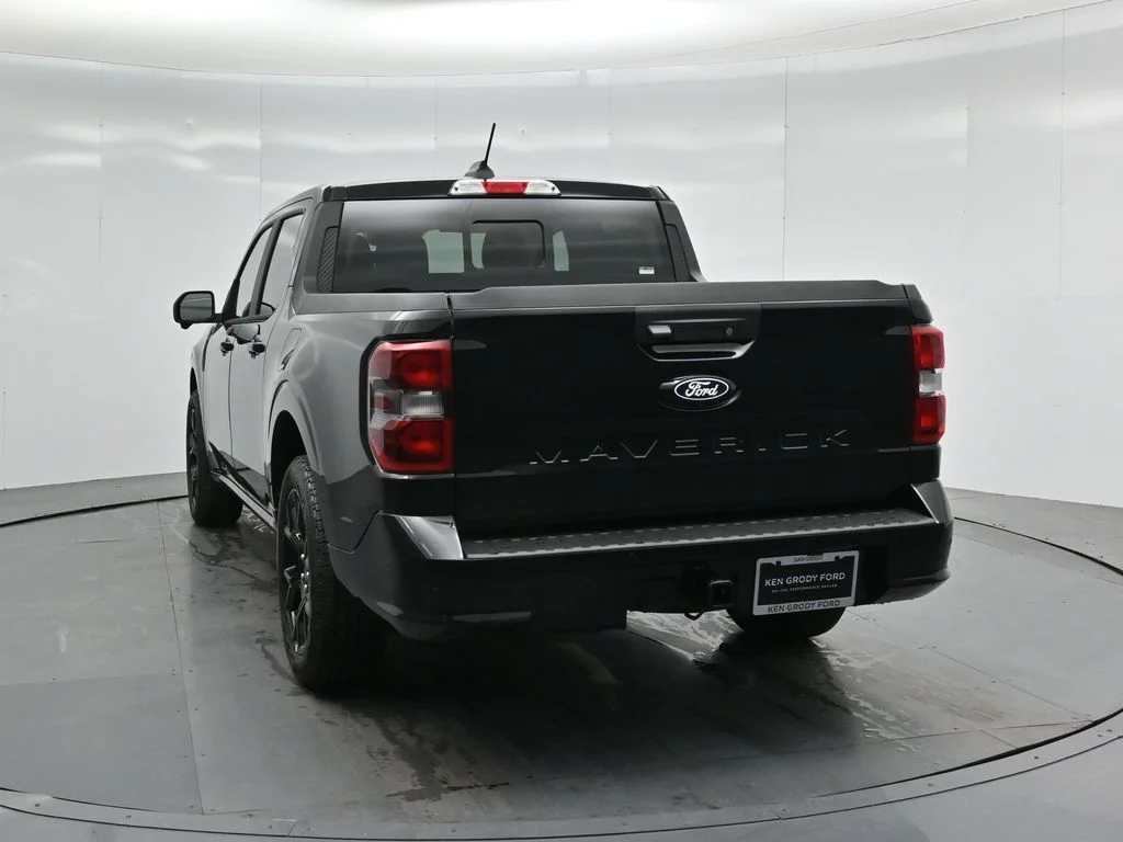 New 2026 Shadow Black Ford Lobo High image 27