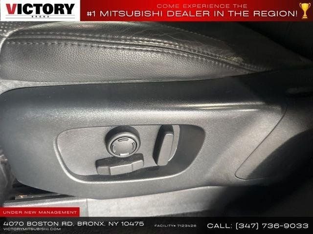 Used 2018 Gray Land Rover HSE image 37