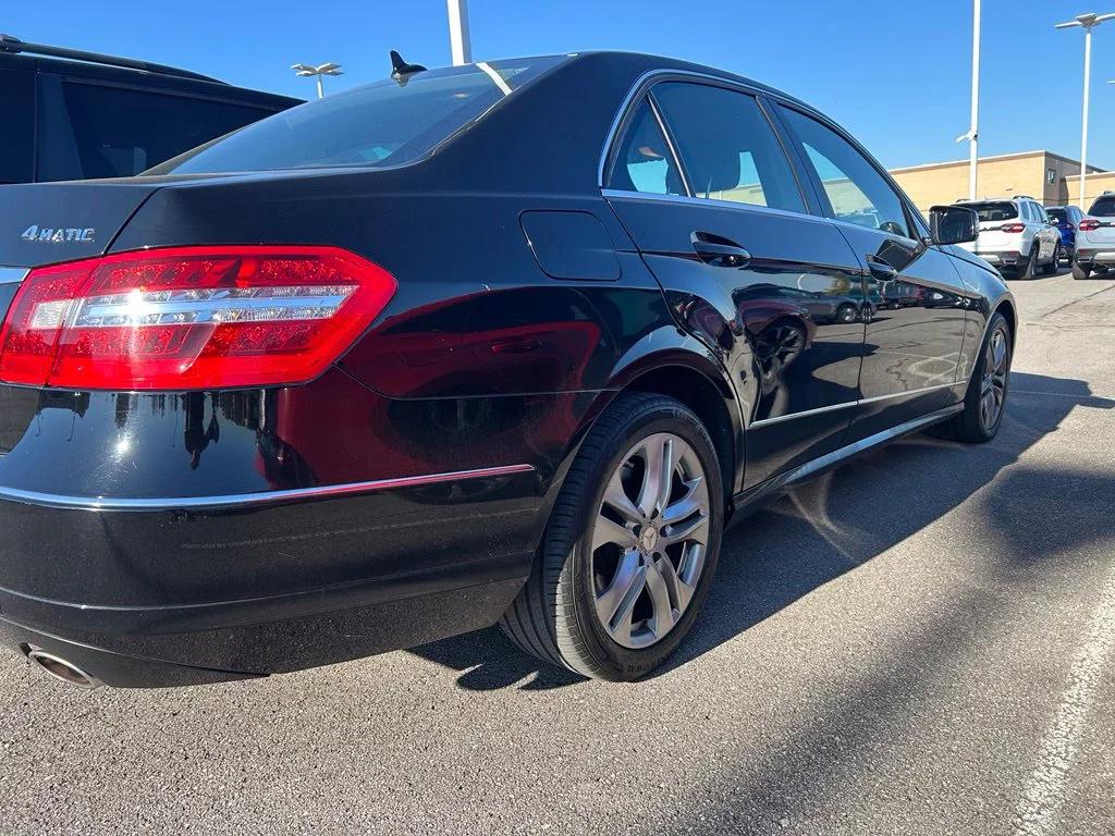 Used 2010 Black Mercedes-Benz E 350 image 3