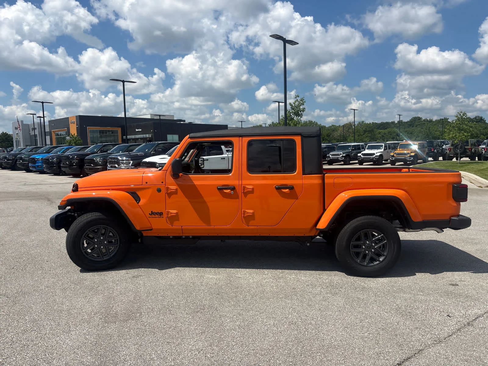New 2026 Joose Jeep Sport S image 6