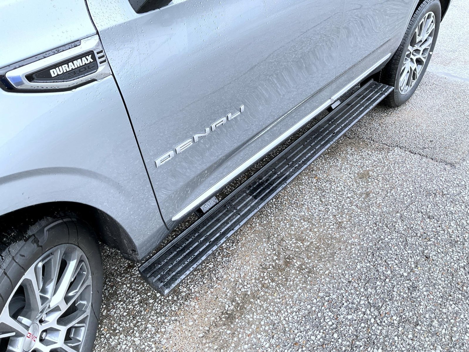 2026 GMC Yukon Denali - Photo 23