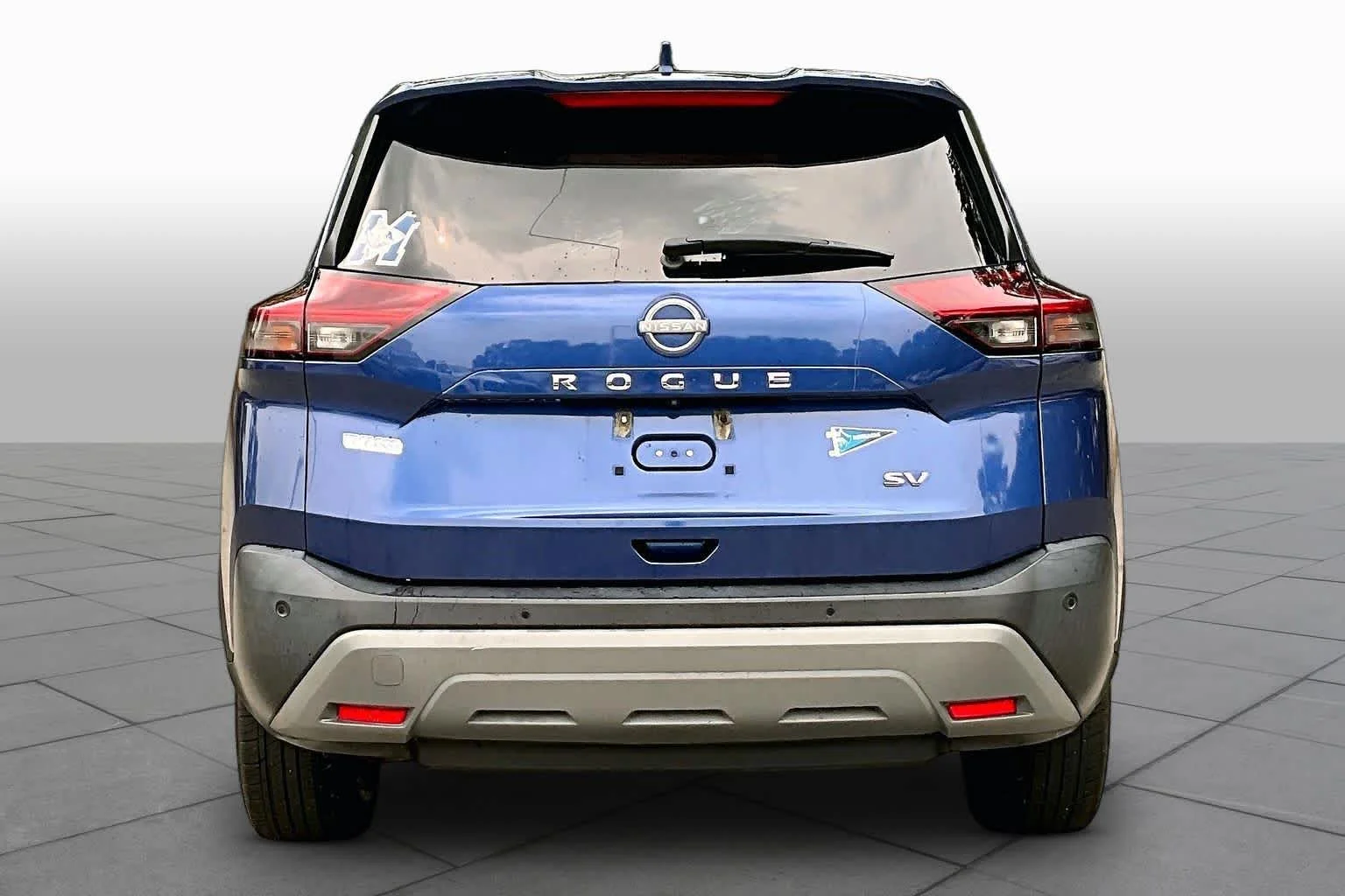 Used 2022 Caspian Blue Metallic Nissan SV image 5