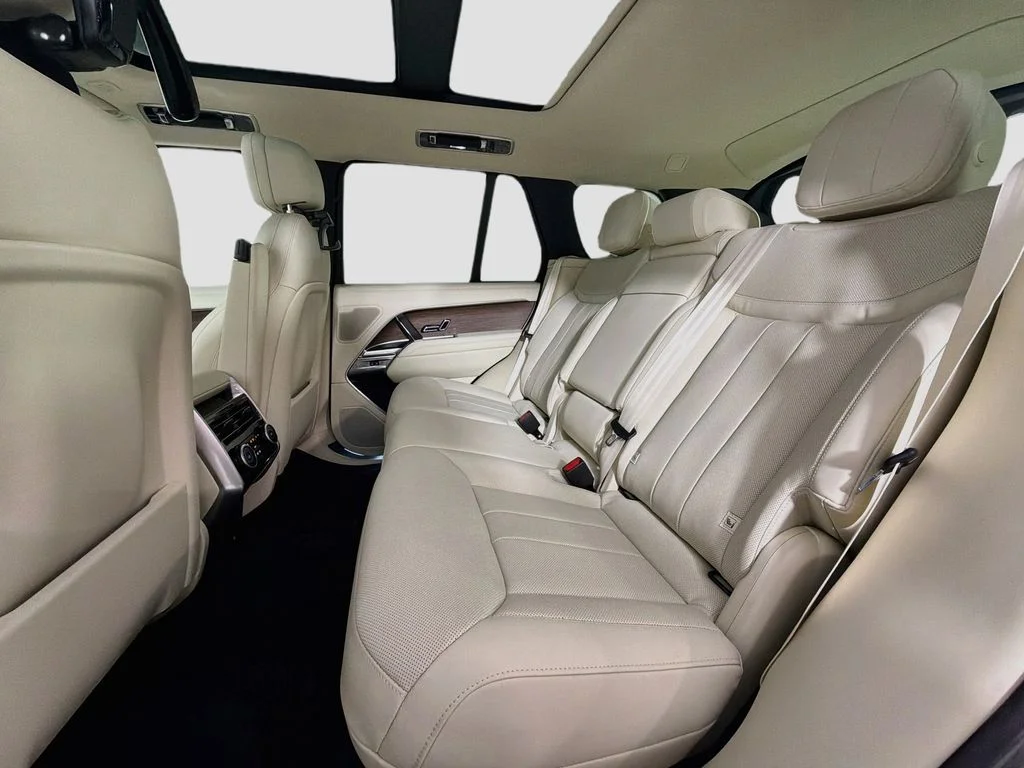 New 2027 Fuji White Land Rover SE image 26