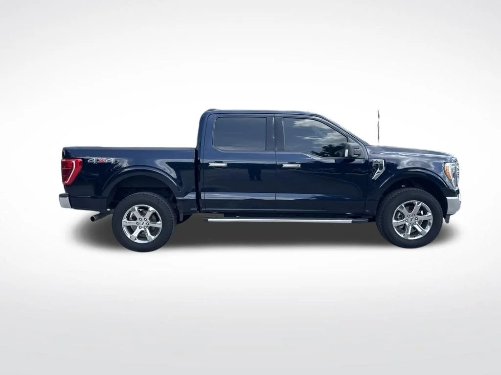 Used 2022 Blue Metallic Ford XLT image 4