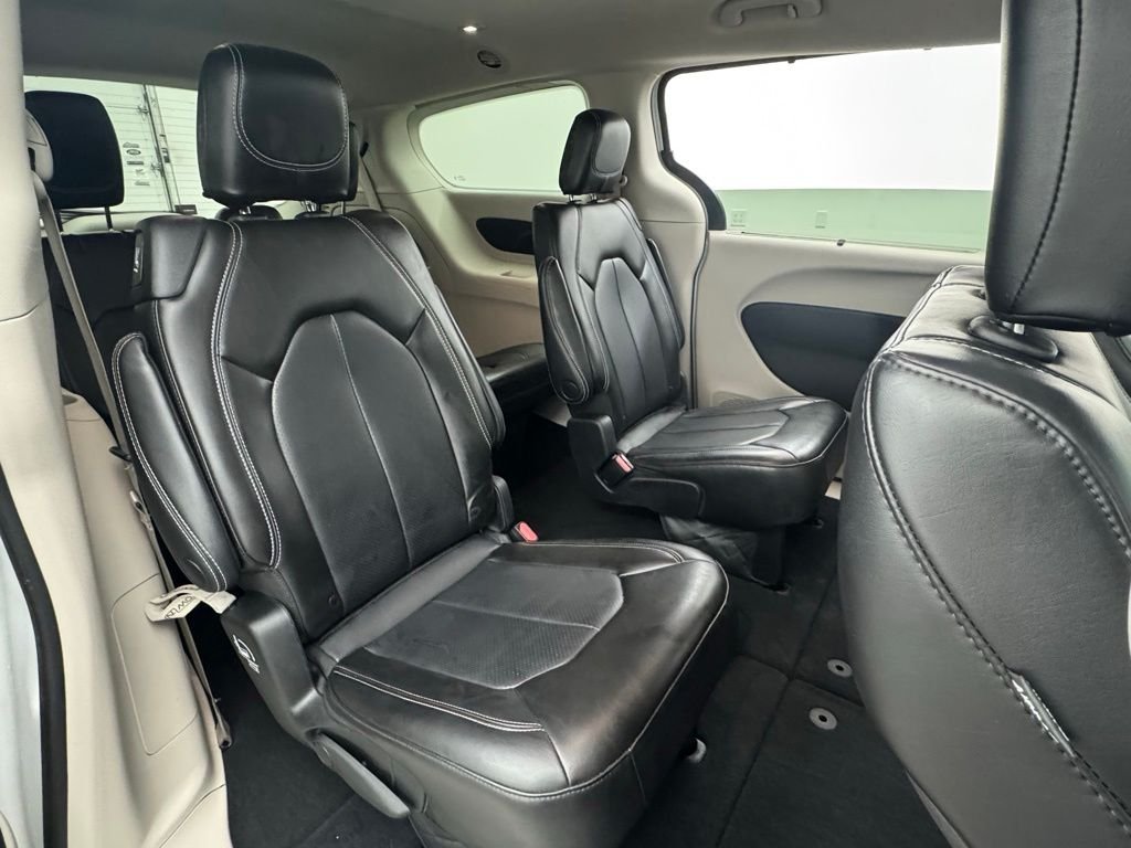 Used 2023 Bright White Clearcoat Chrysler Touring L image 39