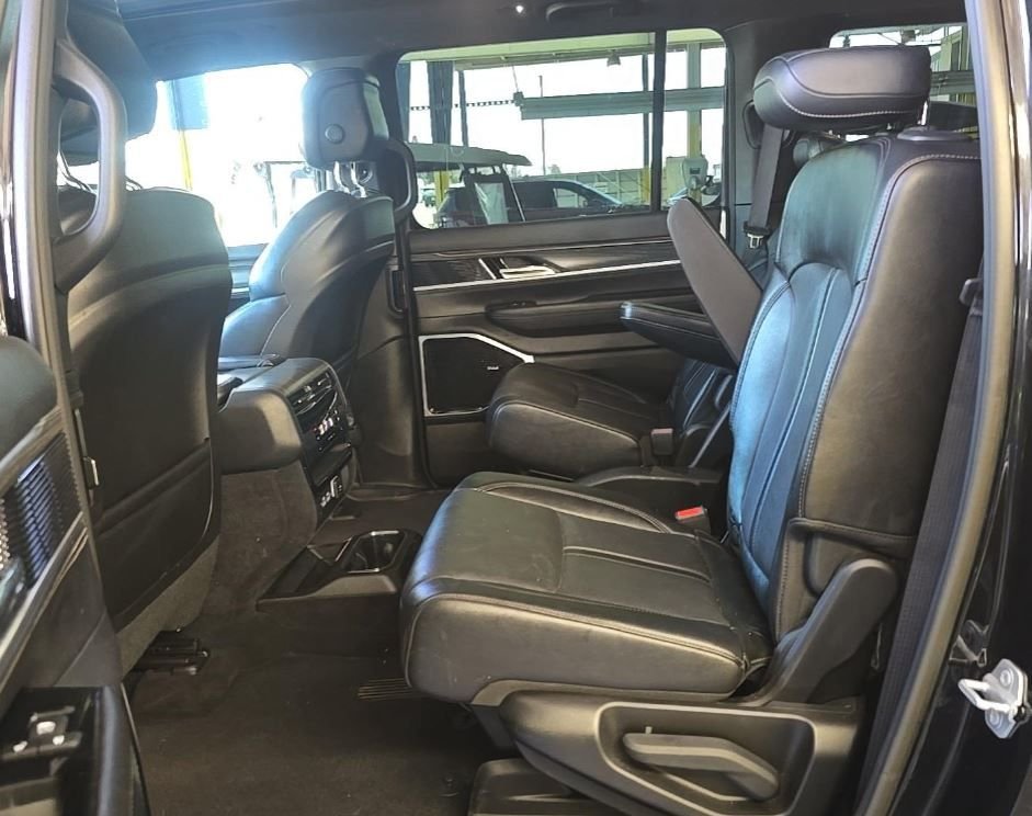Used 2023 Black Jeep Series III image 11