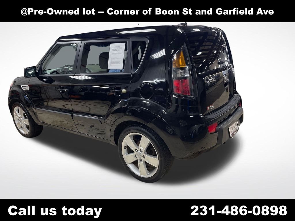 Used 2011 Gray Kia Exclaim image 5