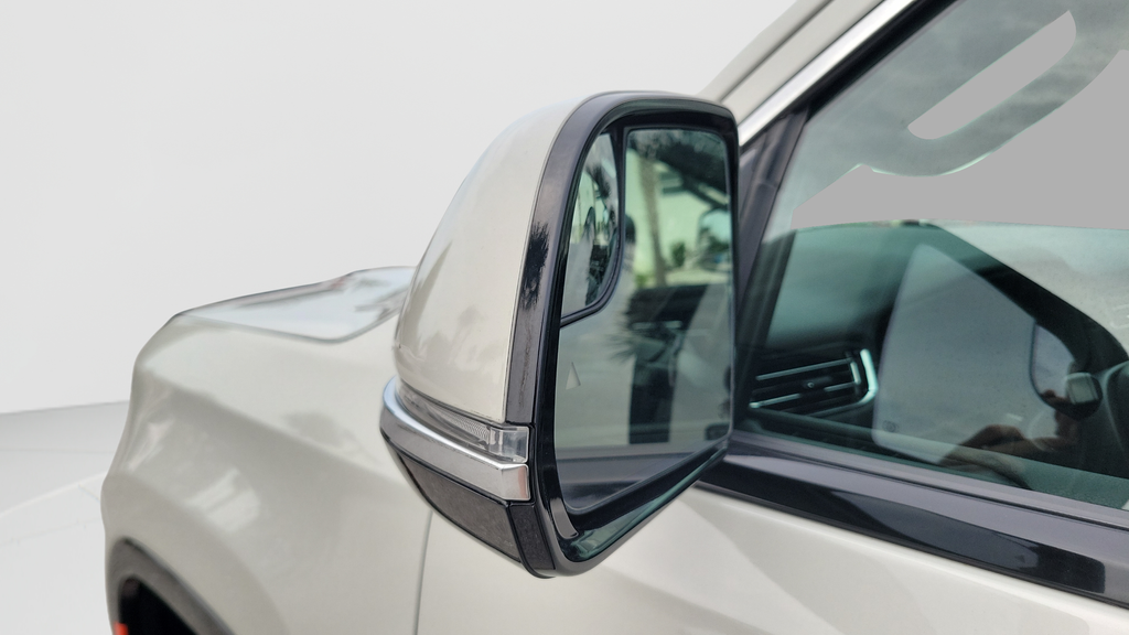 Used 2022 White Jeep Series III image 26