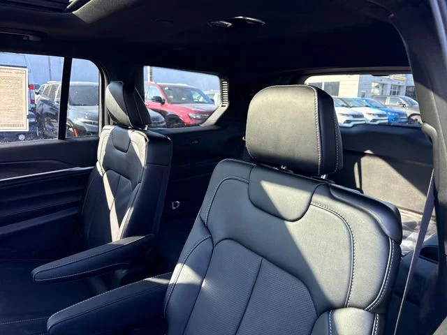 New 2026 Baltic Gray Metallic Clear-Coat Exterior Paint Jeep Limited Reserve image 27